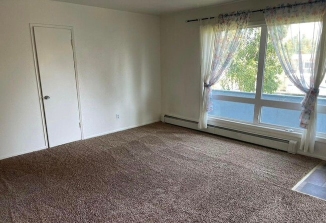 Building Photo - 2804 W 30th Ave