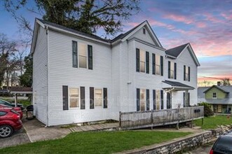 Building Photo - 417 North St