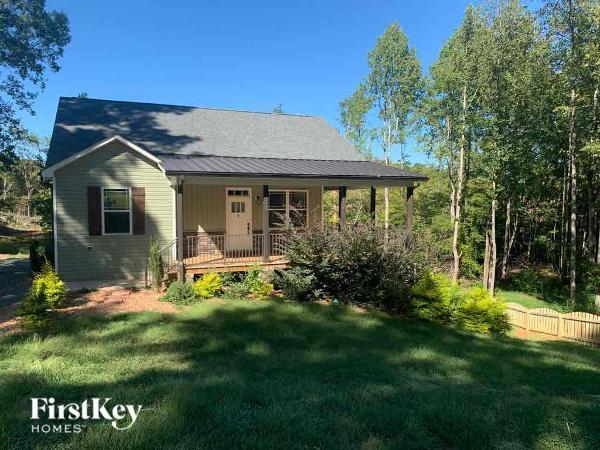 Foto principal - 102 Jefferson Dr