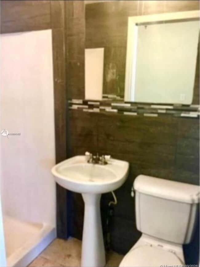 Building Photo - 12780 Westview Dr