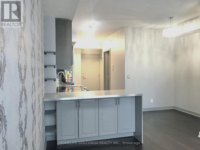 Building Photo - 9201 Yonge St