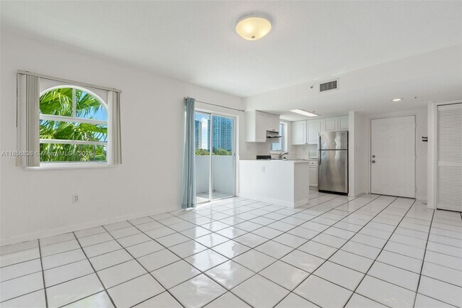 Foto del edificio - 3052 SW 27th Ave