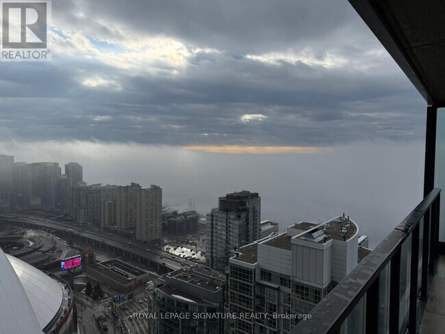 Photo du bâtiment - 3 Concord Cityplace Wy