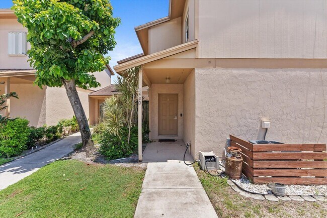 Building Photo - 1420 Lake Mango Way