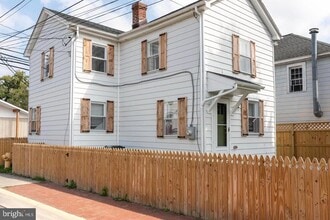 Building Photo - 108 Railroad Ave