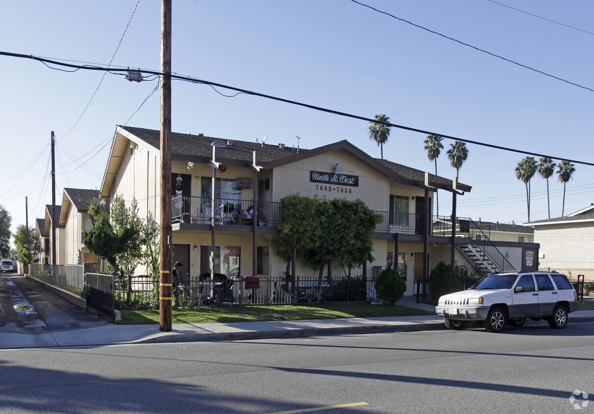 Foto principal - 7642-7656 9th St