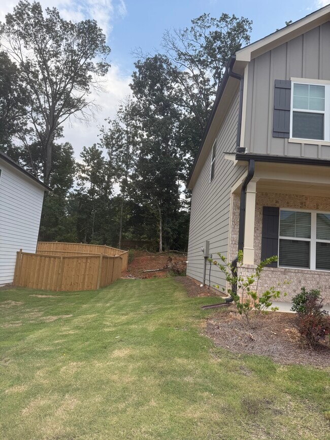 Building Photo - 514 Madison Lakeview Dr