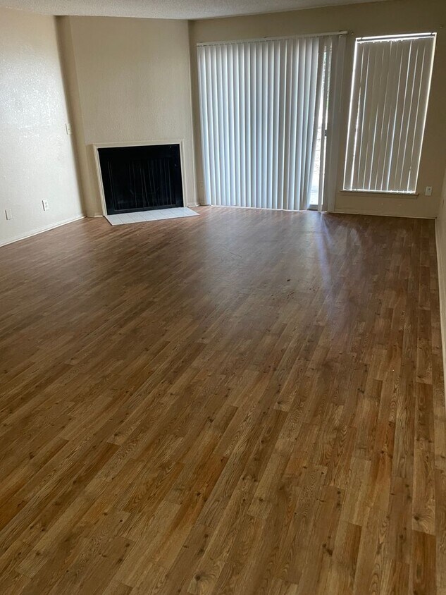 Primary Photo - 2403 E 55th Pl