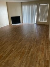 Building Photo - 2403 E 55th Pl