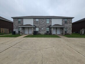 Building Photo - 4100 Gus Dr