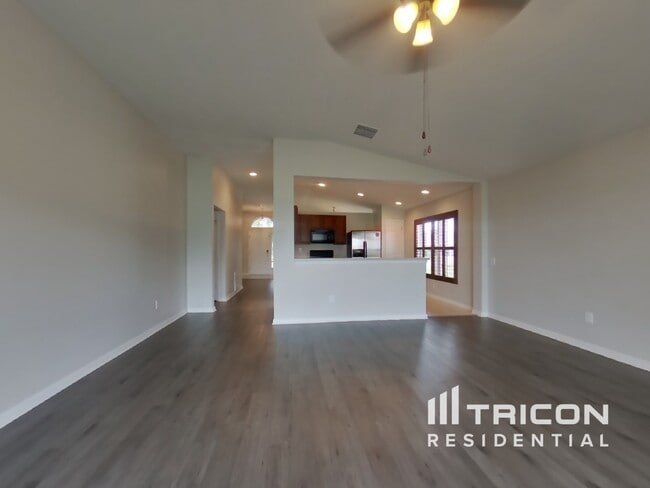 Building Photo - 872 Sea Holly Dr