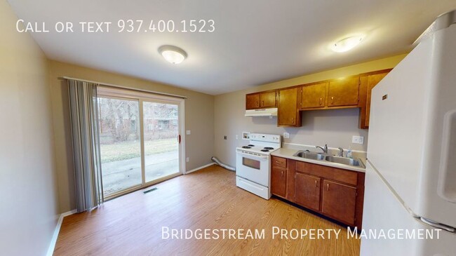 Building Photo - 2 Bedroom Ranch Apartment in Huber Heights