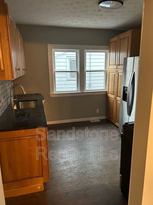 Building Photo - 3569 W 147th St