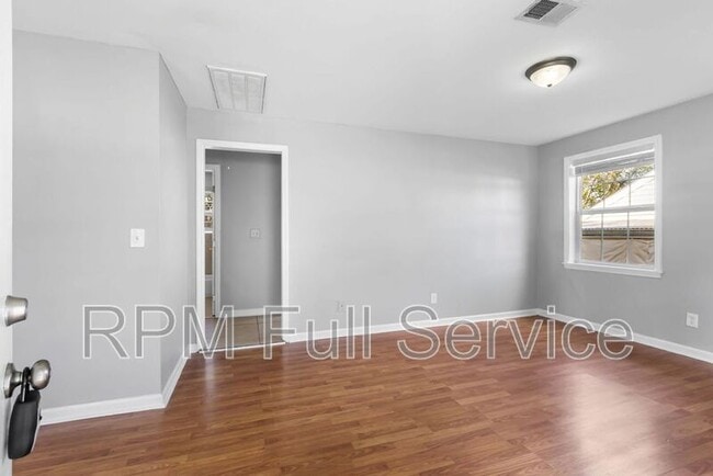 Photo - 712 Myrtle St House