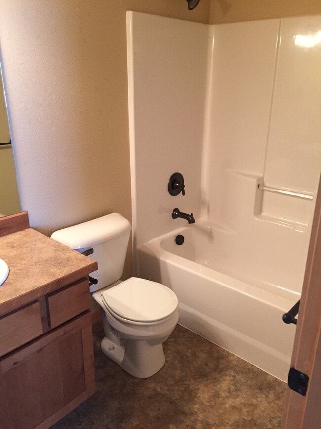 Foto del edificio - 3 Bedroom 2 Bathroom 4-Plex