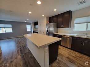 Building Photo - 10537 Seasonable Dr