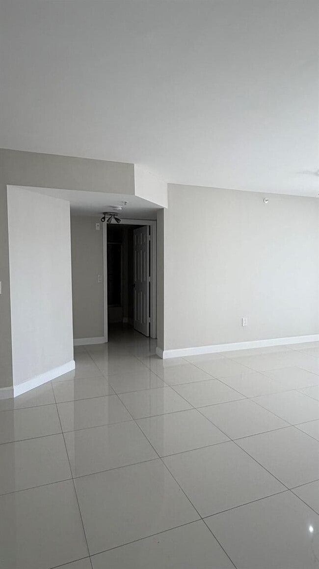 Foto del edificio - 5065 Wiles Rd