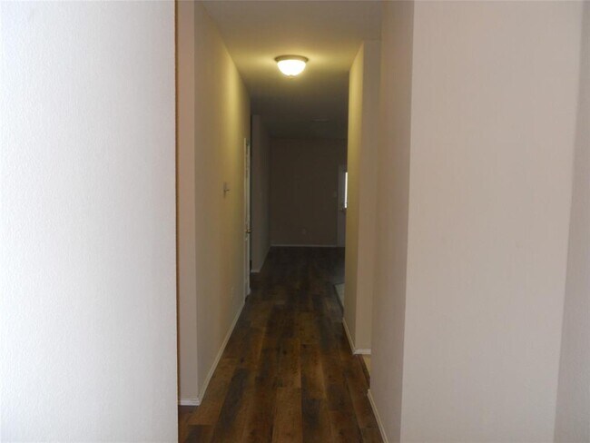 Building Photo - 1519 Creek Springs Dr
