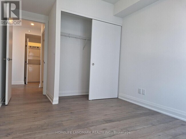 Building Photo - 58 Lakeside Ter