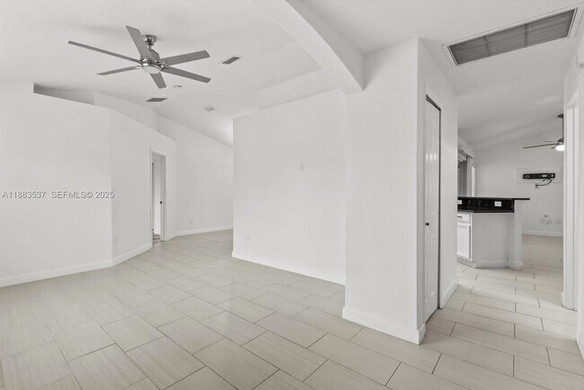 Foto del edificio - 1392 SW Sudder Ave