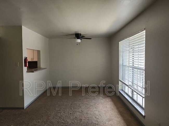 Building Photo - 3040 Golfcrest Blvd