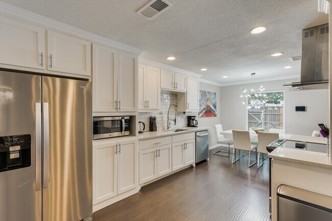 Foto del edificio - 3751 Ridgeoak Way