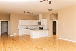 Building Photo - 211 N Austin St