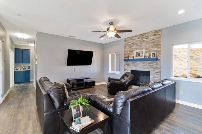Foto del edificio - Beautiful 4 Bed 3 Bathroom