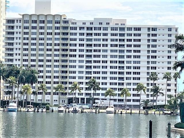 Foto del edificio - 5005 Collins Ave