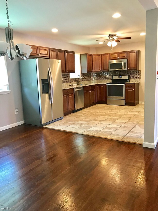 Building Photo - 5900 Westbrook Ter