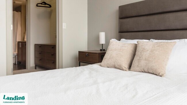 Foto del edificio - 5800 Highlands Plaza Dr