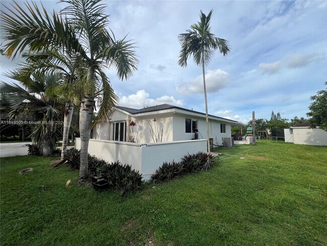 Building Photo - 16003 SW 196th Ave