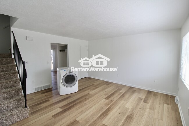 Building Photo - 85 S 18th Ave