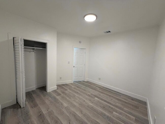 Foto del edificio - 1131 S N St