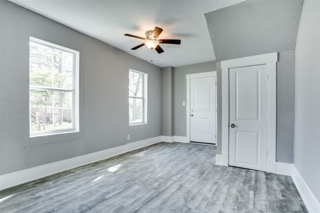 Building Photo - 810 Maltby St