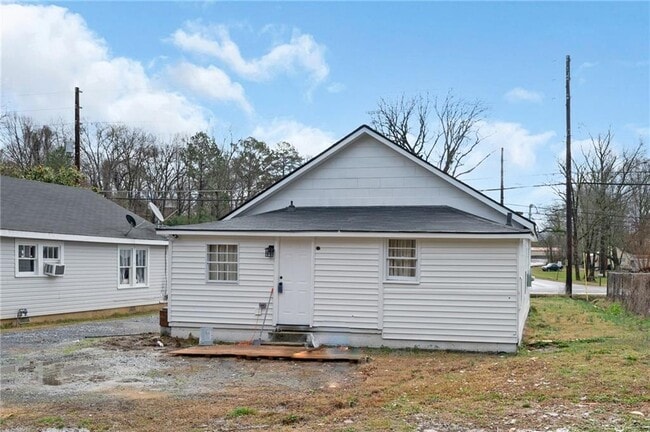 Building Photo - 1214 Cave Spring Rd SW