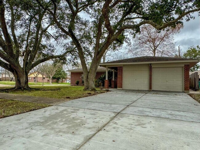 Building Photo - 1222 Sandpiper Dr