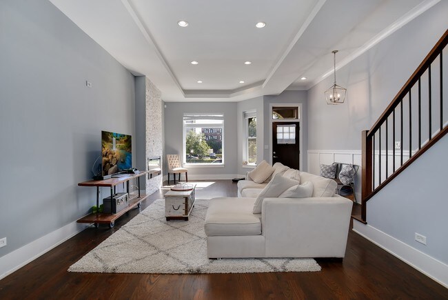 Foto del edificio - 3804 S Indiana Ave
