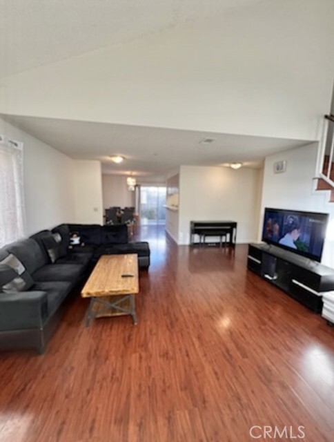 Foto del edificio - 5544 Sultana Ave
