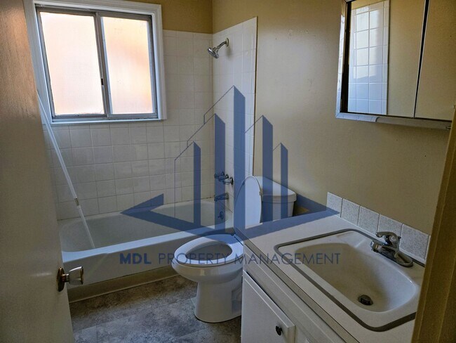 Foto del edificio - 2215 Weiss St