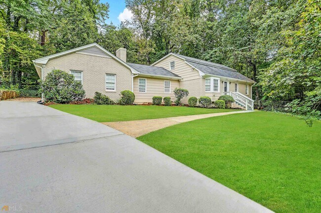 Building Photo - 2430 Fern Valley Ct