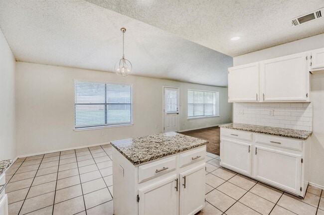 Building Photo - 11922 Meadowfire Dr