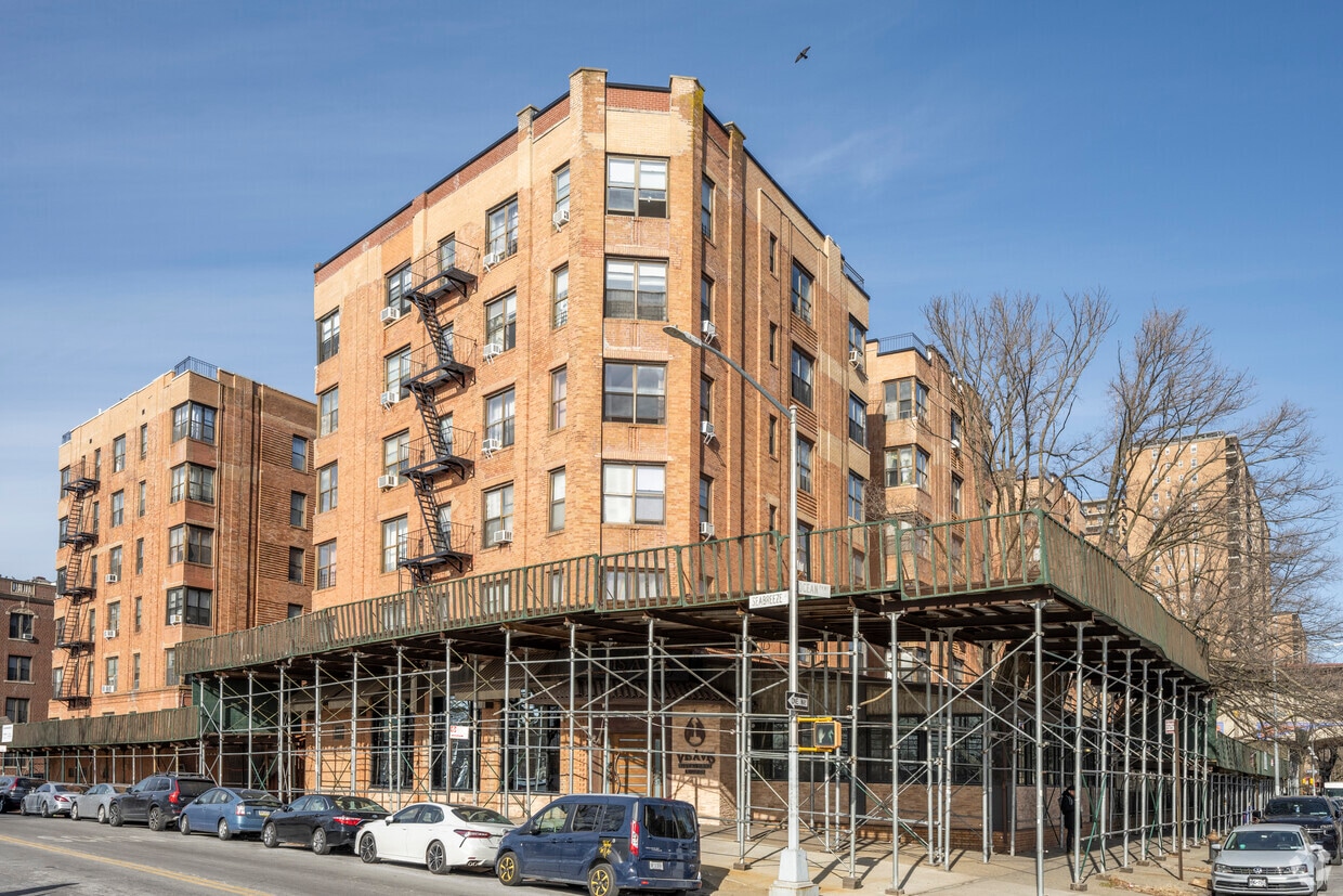 Primary Photo - The Shelborne Towers