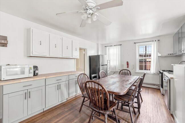 Foto del edificio - 1038 W Lancaster Ave