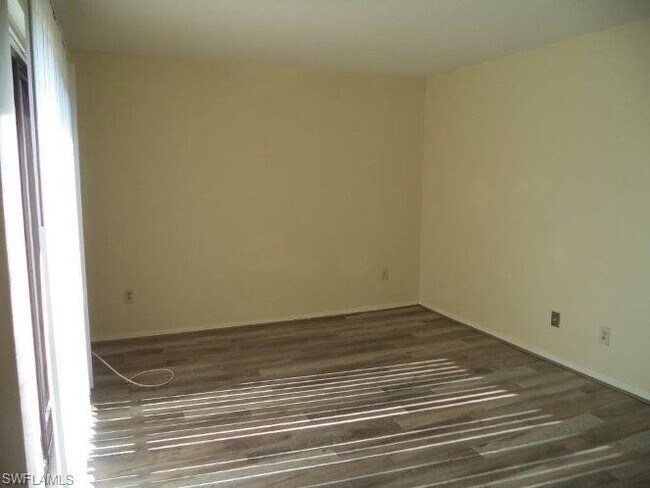 Building Photo - 1549 Park Meadows Dr