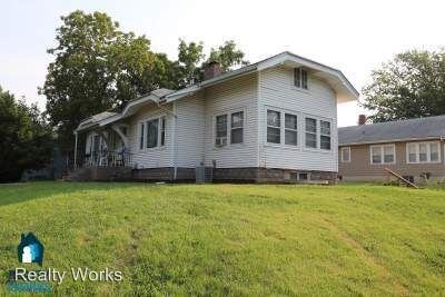 Primary Photo - 886 S 33rd St