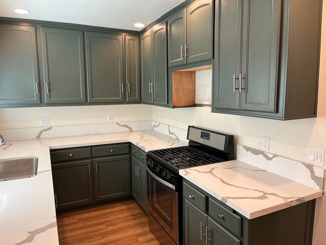 Foto del edificio - Beautifully Renovated 2 Bed / 1 Bath in Compton!