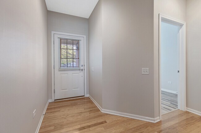 Foto del edificio - 13260 Red Alder Ave