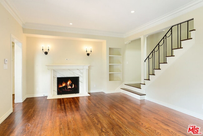 Building Photo - 153 S Rodeo Dr