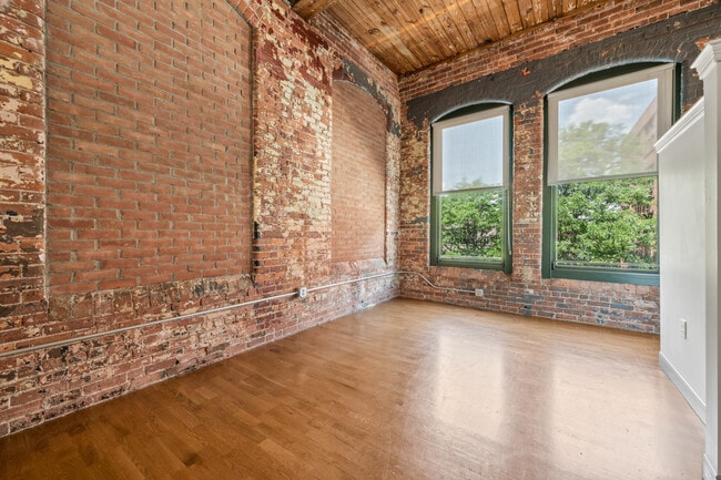 Foto del edificio - The Hartford Carriage House